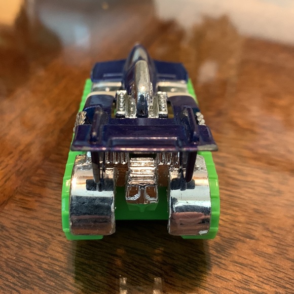 Hot Wheels 1992 Treadator Hot Rod Retired Hotwheels HW Mattel Collectible Toy - Picture 4 of 7